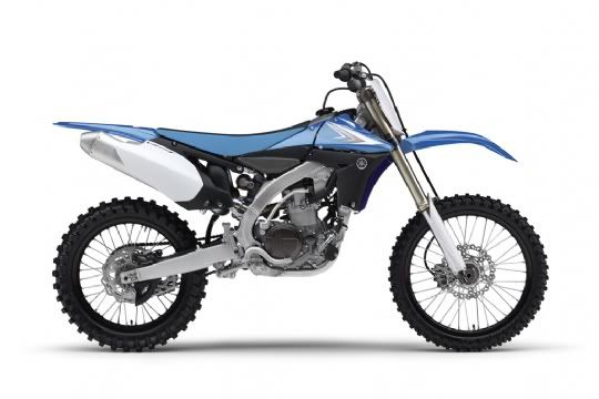 2010-yamaha-yz450f_DPBSE_studio_002.jpg