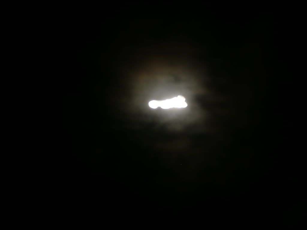 8h ngày 17-12-2010 UFO xuất hiện tại việt nam - 2