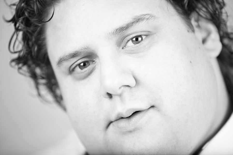 IMAGE: http://i264.photobucket.com/albums/ii192/dimert/ace_portrait-3.jpg