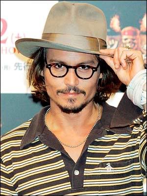 21228_stars-411-johnny-depp-300x400.jpg