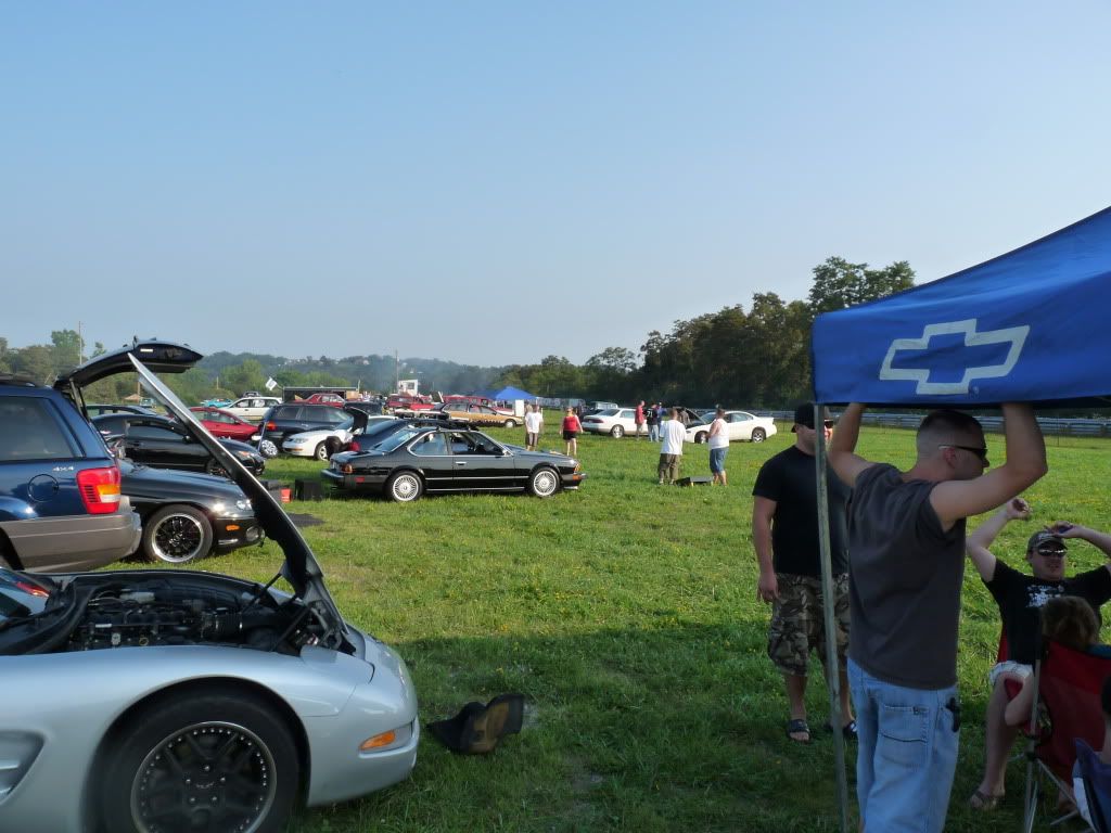 http://i264.photobucket.com/albums/ii196/SK360_PGH/Pittspeed%20BBQ%20Benchracer/P1020274.jpg