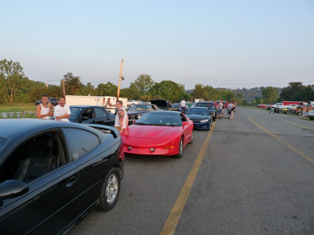 http://i264.photobucket.com/albums/ii196/SK360_PGH/Pittspeed%20BBQ%20Benchracer/P1020287.jpg