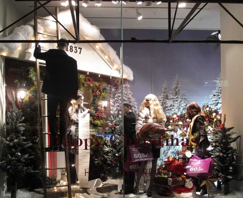 2010 Holt Renfrew christmas storefront
